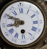 Антикварные бронзовые настенные часы в стиле Рококо - Ценный бизнес сувенир, оригинальный подарок руководителю женщине, подарок на новоселье - стильные антикварные бронзовые настенные часы в стиле "Рококо" купить с доставкой в Дари Антик dariantique.ru