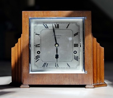 Английские винтажные часы J.W. Benson с четвертным боем Westminster