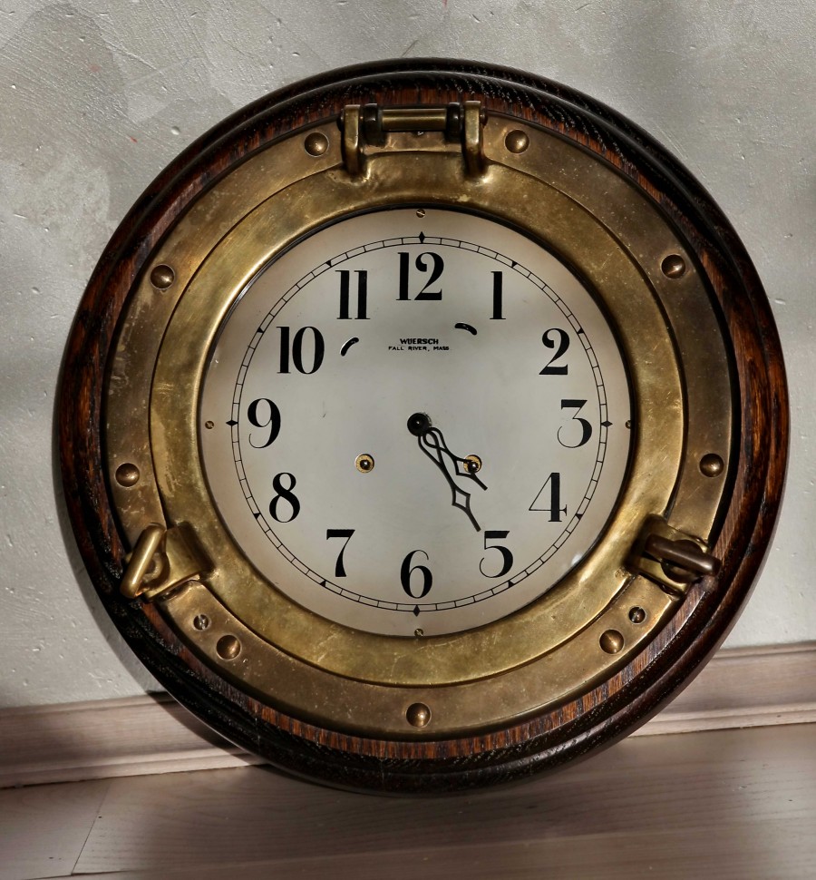 Морские часы настенные. Часы морские каютные 24 часа корабельные судовые. Часы настенные "морские". Часы корабельные настенные. Часы иллюминатор настенные.
