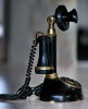 Старинный настольный телефон, модель начала 20 века из Англии - Шикарный старинный телефонный аппарат из Европы в строгом классическом исполнении станет изюминкой стильного интерьера рабочего кабинета лофта или офиса. Символичный ценный подарок руководителю связисту на юбилей Старинный настольный телефон, модель начал