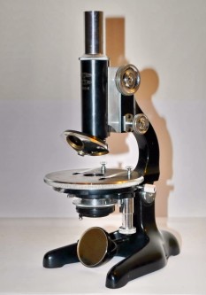 Старинный Немецкий микроскоп "W. & H. Seibert Wetzlar" в деревянном кофре
