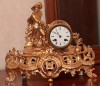 Антикварные каминные часы с боем «Мушкетёр» - Франция, 19 век - Антикварные Французские каминные часы с боем «Мушкетёр» 19 века. Классическая механика с часовым и получасовым боем. Часы в хорошем оригинальном состоянии, механизм на уверенном ходу, бой исправен. Эти каминные часы отлично подходят в качестве ценного под