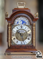Немецкие настольные часы с боем и указателем лунных фаз