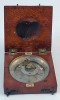 Антикварный карманный компас с солнечными часами в корпусе из красного дерева - Антикварный карманный компас с солнечными часами в корпусе из красного дерева
