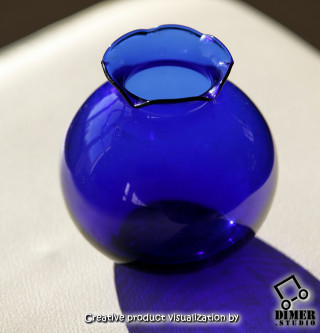 Винтажная миниатюрная цветочная вазочка "пикфлёр", кобальтовое стекло, США