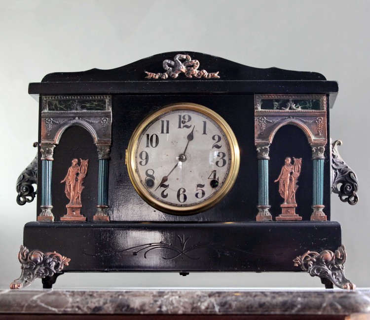 Часы 18 века настенные