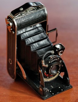 Антикварный фотоаппарат Voigtländer Bessa
