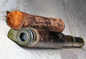 Настоящая антикварная подзорная труба 19 века из Англии «Hughes London» в оригинальном кожаном чехле
