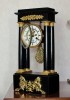 Французские полочные часы «Портик» конца 19 века - Эти Французские старинные каминные часы  - оригинальный элемент для оформления любого интерьера. Купите антикварные Французские каминные часы с боем в подарок руководителю или политику с быстрой доставкой магазина ДариАнтик™.